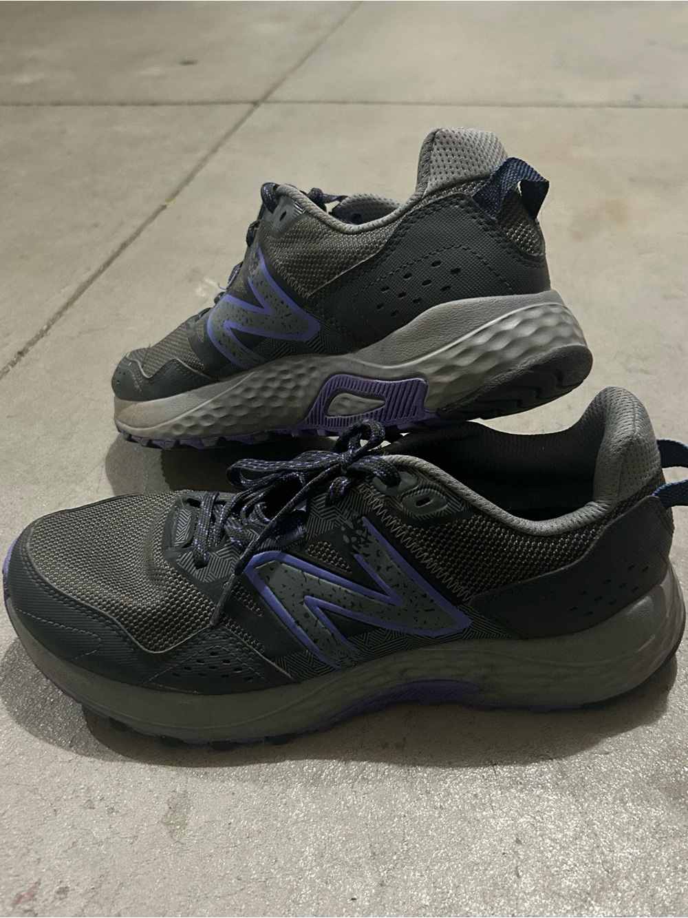 New Balance Women Gray Sneakers with Purple Accents size US 9 gently used